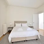 3Br Berri Champs Elysees