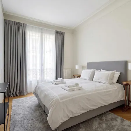 Appartamento 3br Berri Champs Elysees Parigi