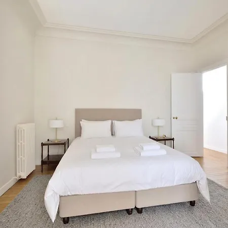 Appartamento 3br Berri Champs Elysees Parigi